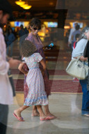 PEOPLE - Mutter und Tochter: Halle Berry geht mit Nahla ins Kino
