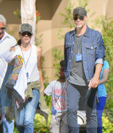 PEOPLE - Sandra Bullock und Bryan Randall gehen mit Klein Louis in die Universal Studios