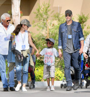 PEOPLE - Sandra Bullock und Bryan Randall gehen mit Klein Louis in die Universal Studios
