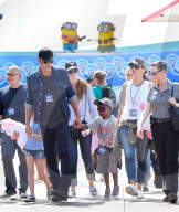 PEOPLE - Sandra Bullock und Bryan Randall gehen mit Klein Louis in die Universal Studios