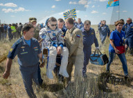NEWS - Expedition 47 mit Astronaut Tim Peak in Kasachstan gelandet