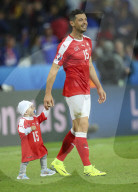 EURO 2016 - Blerim Dzemaili's Famile fiebert beim Spiel mit