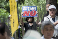 NEWS - Japaner demonstrieren gegen die US MilitÃ¤rbasis in Okinawa