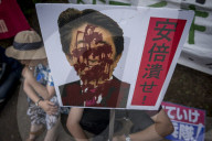 NEWS - Japaner demonstrieren gegen die US MilitÃ¤rbasis in Okinawa