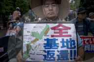 NEWS - Japaner demonstrieren gegen die US MilitÃ¤rbasis in Okinawa