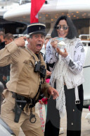 PEOPLE - Cher gönnt sich ein Glace in Saint Tropez