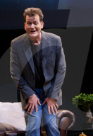 PEOPLE - Gestenreiches Interview bei Piers Morgan: Charlie Sheen