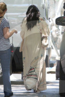 PEOPLE - Passt: Kim Kardashian im Kimono