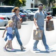 PEOPLE - Amy Adams war mit ihrer Familie auf dem Markt
