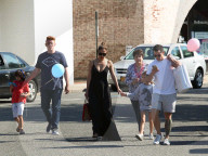 PEOPLE - Jennifer Lopez mit ihren Kiddies und Caspar Smart auf Shoppingtour