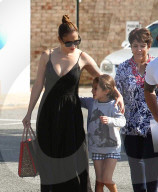 PEOPLE - Jennifer Lopez mit ihren Kiddies und Caspar Smart auf Shoppingtour