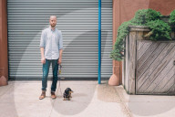 PEOPLE - Riesendackel erobert Brooklyn