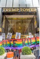 NEWS - New York: Schwule und Lesben demonstrieren gegen Trump