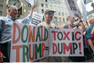 NEWS - New York: Schwule und Lesben demonstrieren gegen Trump