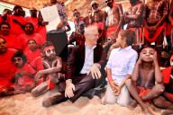NEWS - Australien: Malcolm Turnbull übergibt Landrechts-Urkunde an Aboriginals 