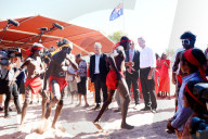 NEWS - Australien: Malcolm Turnbull übergibt Landrechts-Urkunde an Aboriginals 