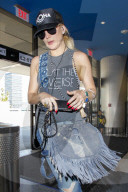 PEOPLE - Kate Hudson lässig gekleidet am LA Flughafen