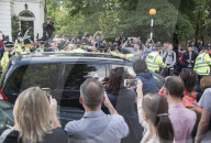 NEWS - Demonstrationen gegen Boris Johnson nach Camerons Rücktritt