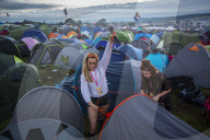 FEATURE - Impressionen vom Glastonbury Festival