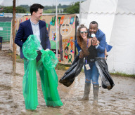 FEATURE - Atmosphäre am Glastonbury Festival