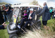 NEWS - Donald Trump weiht in Schottland einen Golfplatz ein