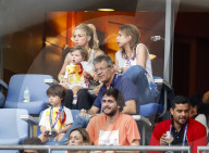 PEOPLE - Shakira fiebert mit Klein Milan beim Fussballmatch mit
