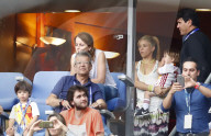 PEOPLE - Shakira fiebert mit Klein Milan beim Fussballmatch mit