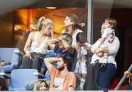 PEOPLE - Shakira fiebert mit Klein Milan beim Fussballmatch mit