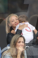 PEOPLE - Shakira fiebert mit Klein Milan beim Fussballmatch mit