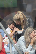 PEOPLE - Shakira fiebert mit Klein Milan beim Fussballmatch mit