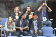PEOPLE - Shakira fiebert mit Klein Milan beim Fussballmatch mit