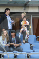 PEOPLE - Shakira fiebert mit Klein Milan beim Fussballmatch mit