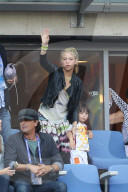 PEOPLE - Shakira fiebert mit Klein Milan beim Fussballmatch mit