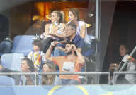 PEOPLE - Shakira fiebert mit Klein Milan beim Fussballmatch mit