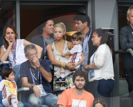 PEOPLE - Shakira fiebert mit Klein Milan beim Fussballmatch mit