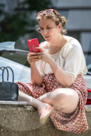 PEOPLE - Lena Dunham kann nicht ohne ihr iPhone