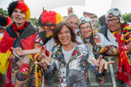 PEOPLE - Jürgen Drews performt an der Fanmeile in Berlin