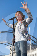 PEOPLE - Jürgen Drews performt an der Fanmeile in Berlin