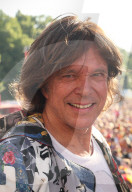 PEOPLE - Jürgen Drews performt an der Fanmeile in Berlin