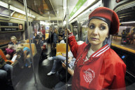NEWS - New York: Weibliche "Guardian Angels" in der Subway