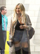 PEOPLE - Khloe Kardashian feiert mit ihrer Familie ihren Geburtstag