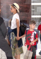 PEOPLE - Cameron Diaz landet mit Nicole Richie und ihrer Familie in Los Angeles