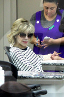 PEOPLE - Jane Fonda lässt sich die Nägel in Beverly Hills machen