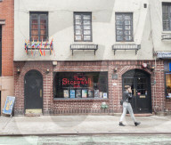 NEWS - New York: Das "Stonewall Inn" wird zum nationalen Symbol für die Schwulen- und Lesbenbewegung