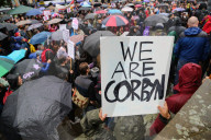NEWS - Corbyn will trotz hohem Druck Labour-Chef bleiben