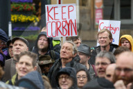 NEWS - Corbyn will trotz hohem Druck Labour-Chef bleiben