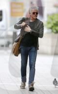 PEOPLE - 80er-Jahre Sänger Paul Young unterwegs in London