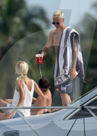 EXKLUSIV - Justin Bieber und Nicola Peltz machen Ferien in Miami