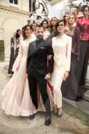 PEOPLE - Paris Haute Couture: Promis an der Fashionweek
