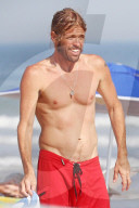 PEOPLE - Foo Fighter Taylor Hawkins am Strand von Montauk